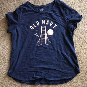 Old navy t-shirt